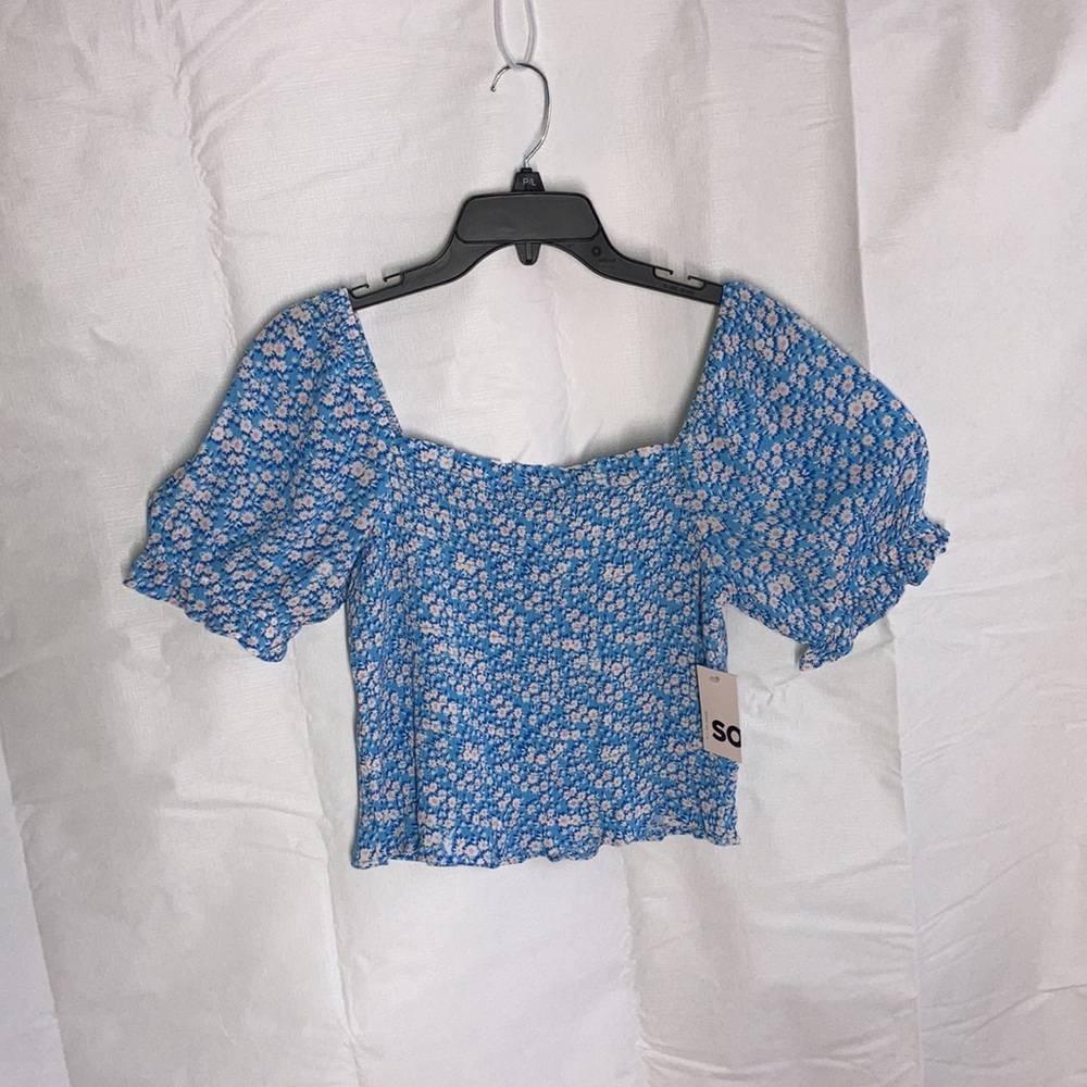 3/$24 So top blue floral print puff sleeve smocked crop top boho casual L jr - Picture 11 of 17